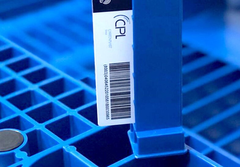 GR1 RFID tags for universal identification of the pallets.